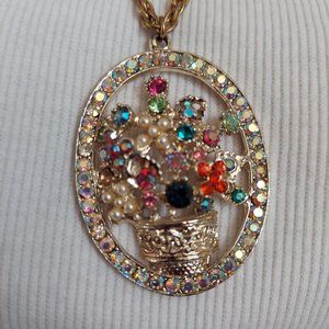 VINTAGE FLOWER BASKET MEDALLION NECKLACE